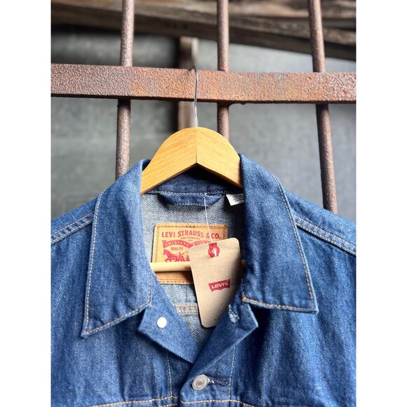 NWT Levis Medium Wash Denim Jacket Men's Size Small - Picture 3 of 8